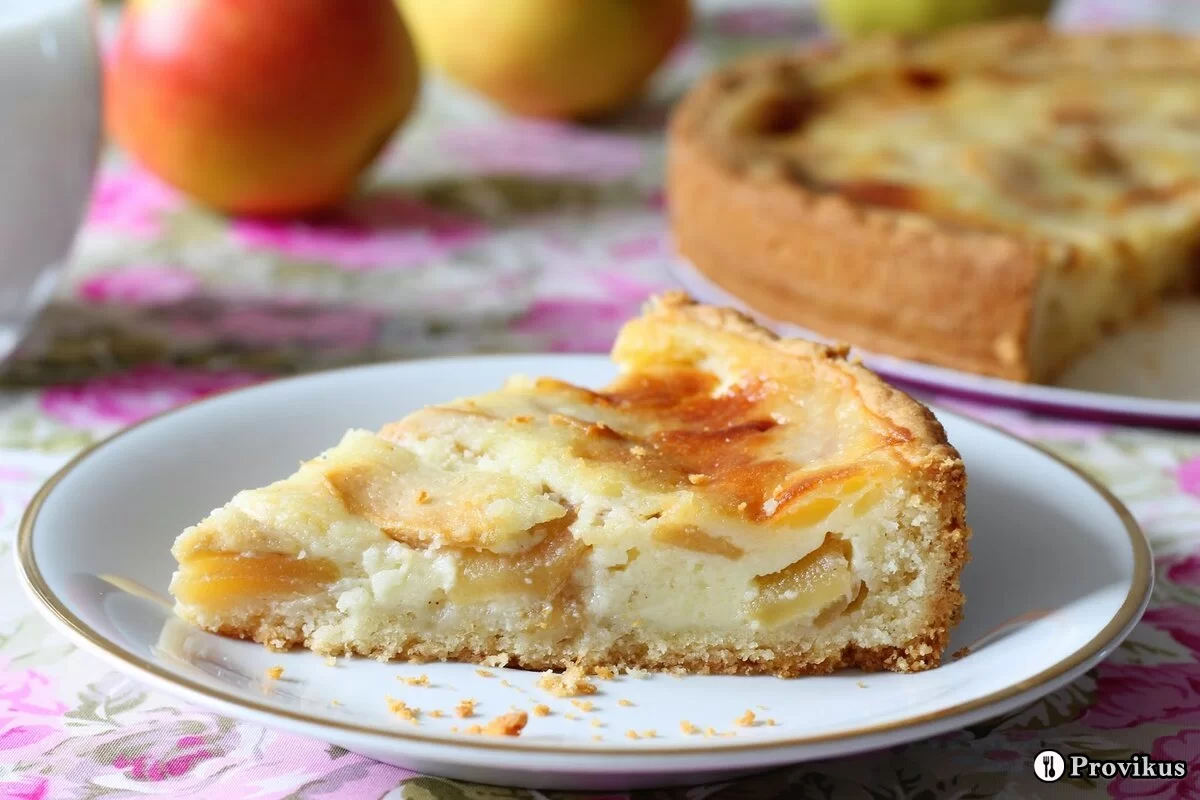 Пирог сметанный с яблоками